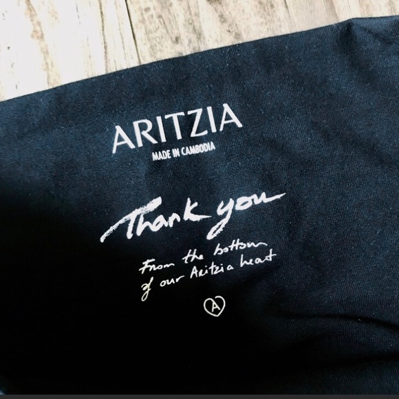 ARITZIA Community Relief TNA Atmosphere Leggings🖤 - Picture 4 of 9